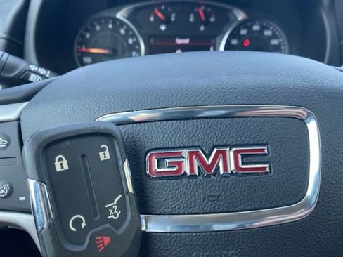 Used 2024 GMC Terrain SLT image 43