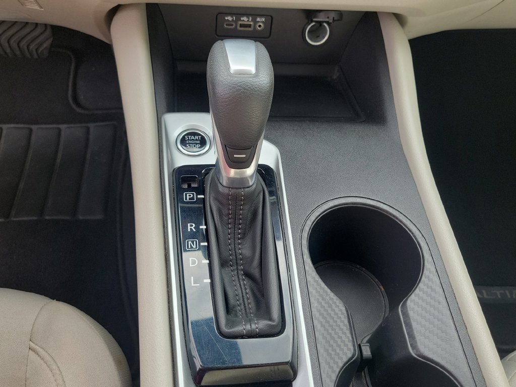 Used 2025 Nissan Altima 2.5 SV FWD image 33