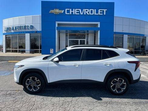 Used 2025 Chevrolet Trax LT w/ LT Convenience Package image 1