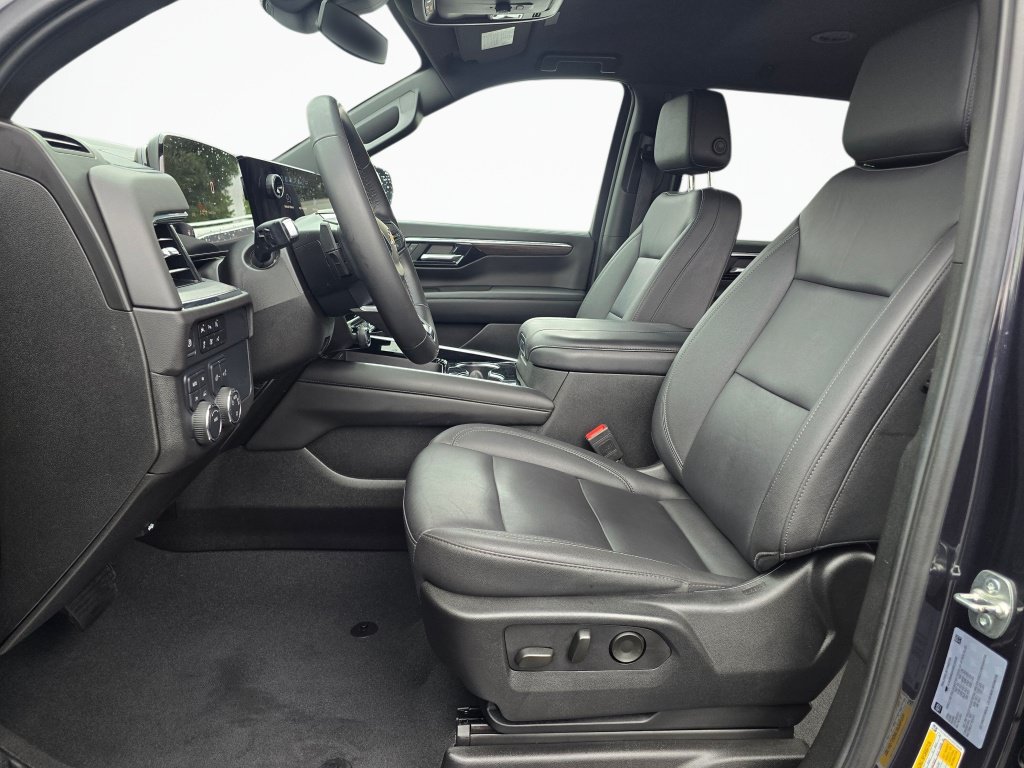Used 2025 Chevrolet Tahoe LT AWD/4WD image 12