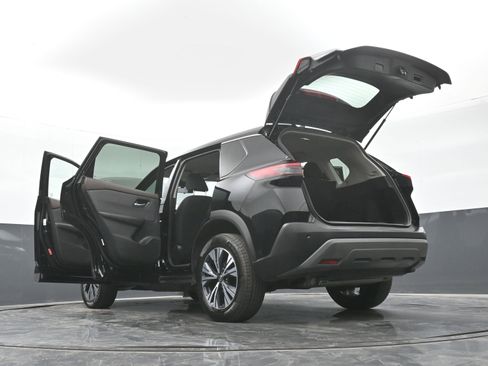 Used 2023 Nissan Rogue SV image 49