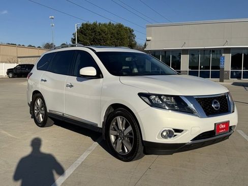 Used 2014 Nissan Pathfinder Platinum w/ Platinum Premium Package image 2