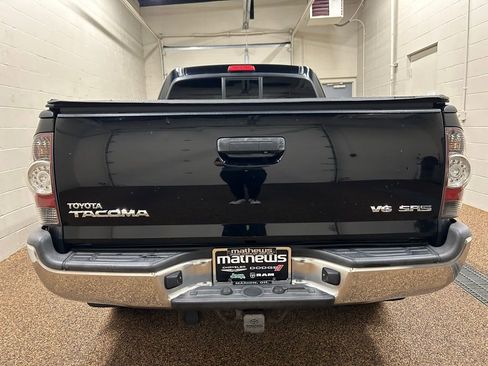 Used 2012 Toyota Tacoma 4x4 Access Cab V6 w/ SR5 Pkg image 3