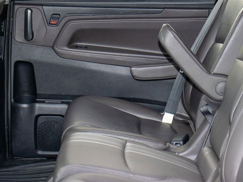 Certified 2018 Honda Odyssey Touring image 12