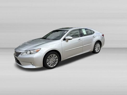 Used 2015 Lexus ES 350 w/ Luxury Package FWD image 8