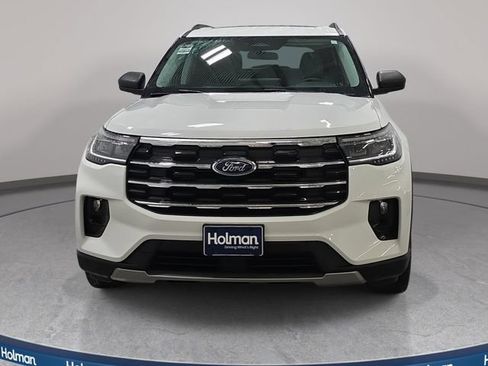 Certified 2025 Ford Explorer Active w/ Active Comfort Package AWD/4WD image 3