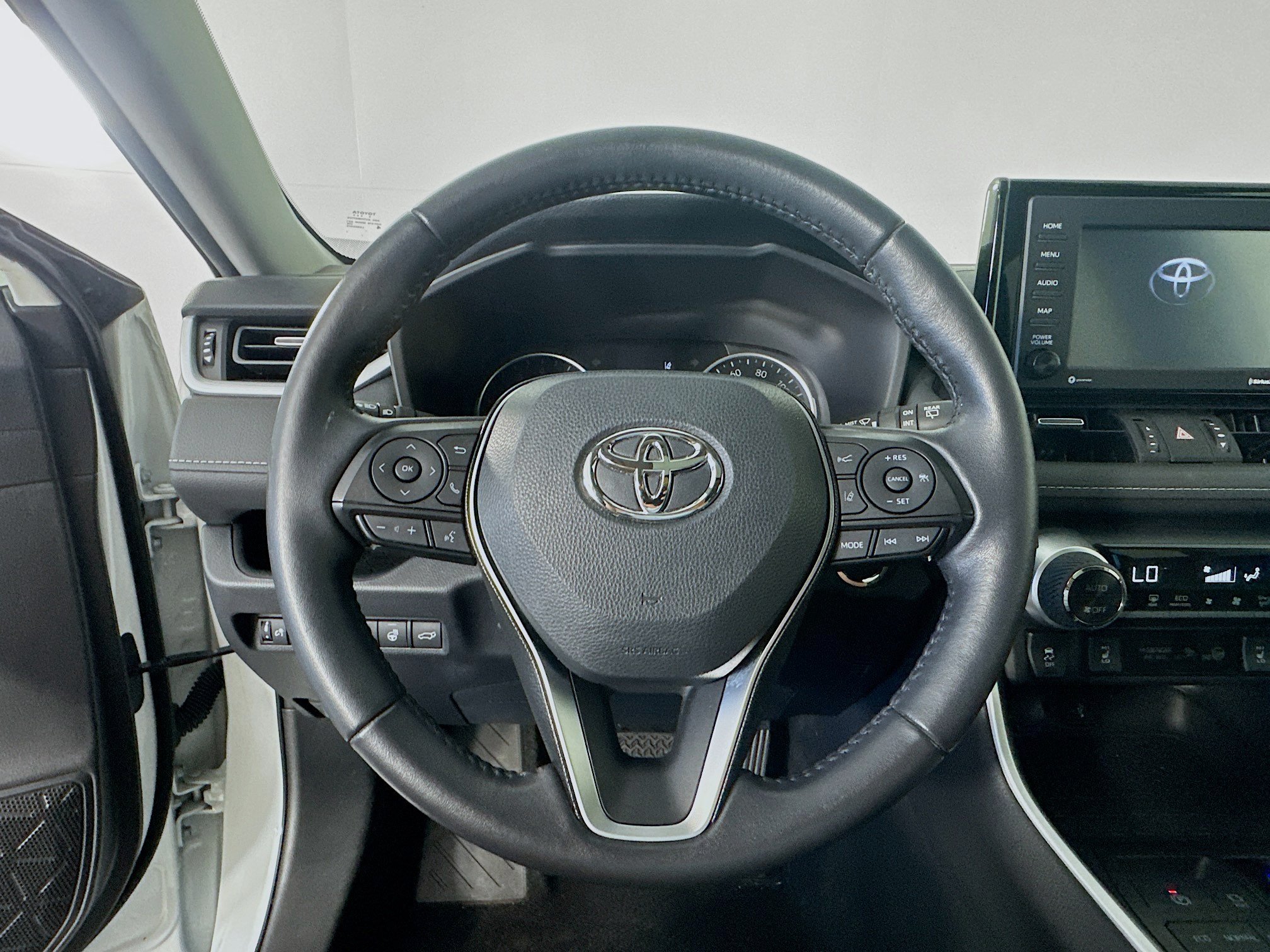 Certified 2021 Toyota RAV4 XLE Premium AWD/4WD image 11