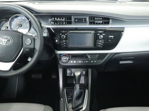Used 2015 Toyota Corolla LE image 14