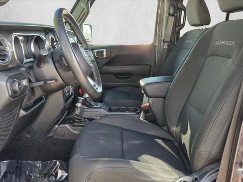 Used 2020 Jeep Wrangler Unlimited Sahara image 17