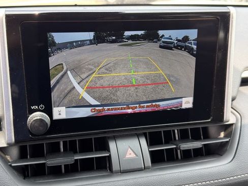 Certified 2025 Toyota RAV4 XLE FWD image 18