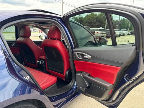 Used 2019 Alfa Romeo Giulia Ti Sport w/ Quick Order Package 22S Sport AWD/4WD image 50