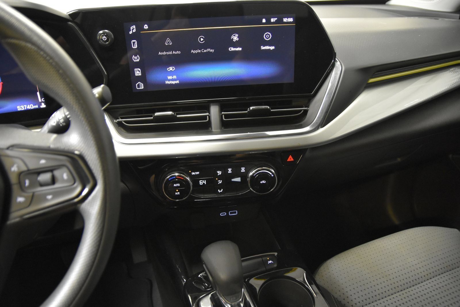 Used 2025 Chevrolet Trax LT FWD image 17