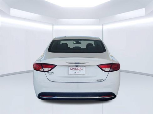 Used 2016 Chrysler 200 Limited FWD image 6
