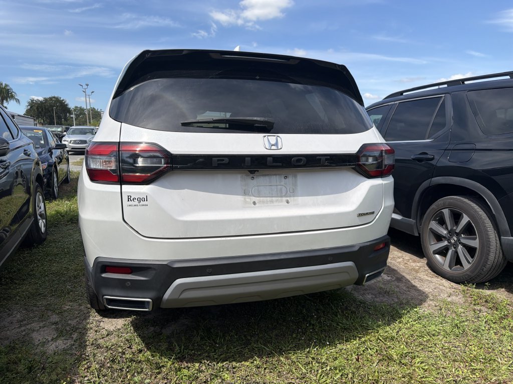 Used 2024 Honda Pilot Touring image 8