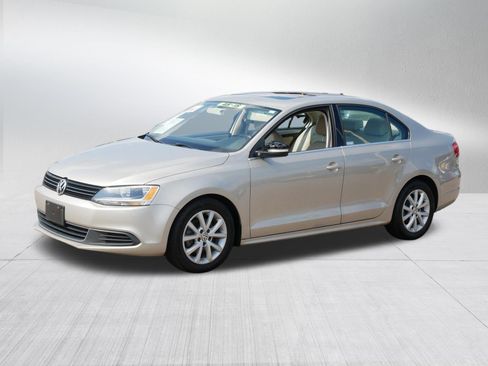 Used 2014 Volkswagen Jetta SE FWD image 3