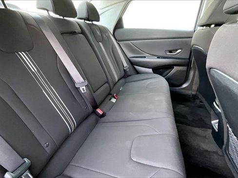 Used 2025 Hyundai Elantra SEL image 25