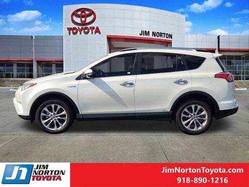Used 2018 Toyota RAV4 Limited image 6
