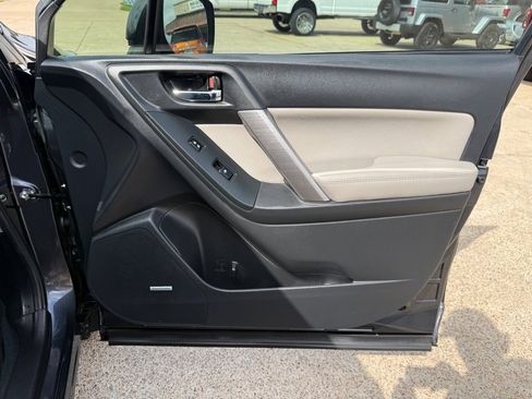 Used 2016 Subaru Forester 2.5i Touring w/ Eyesight & Navigation System image 24