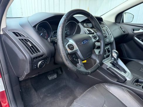 Used 2014 Ford Focus SE w/ Equipment Group 201A FWD image 11