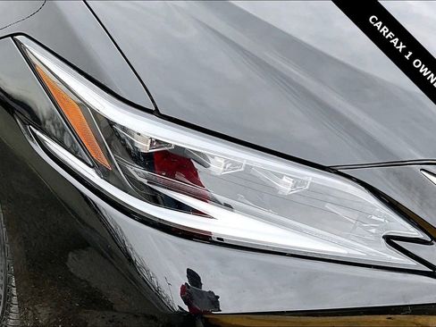 Used 2023 Lexus ES 350 F Sport w/ Accessory Package (Z2) image 31