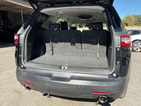 Used 2020 Chevrolet Traverse LT image 25