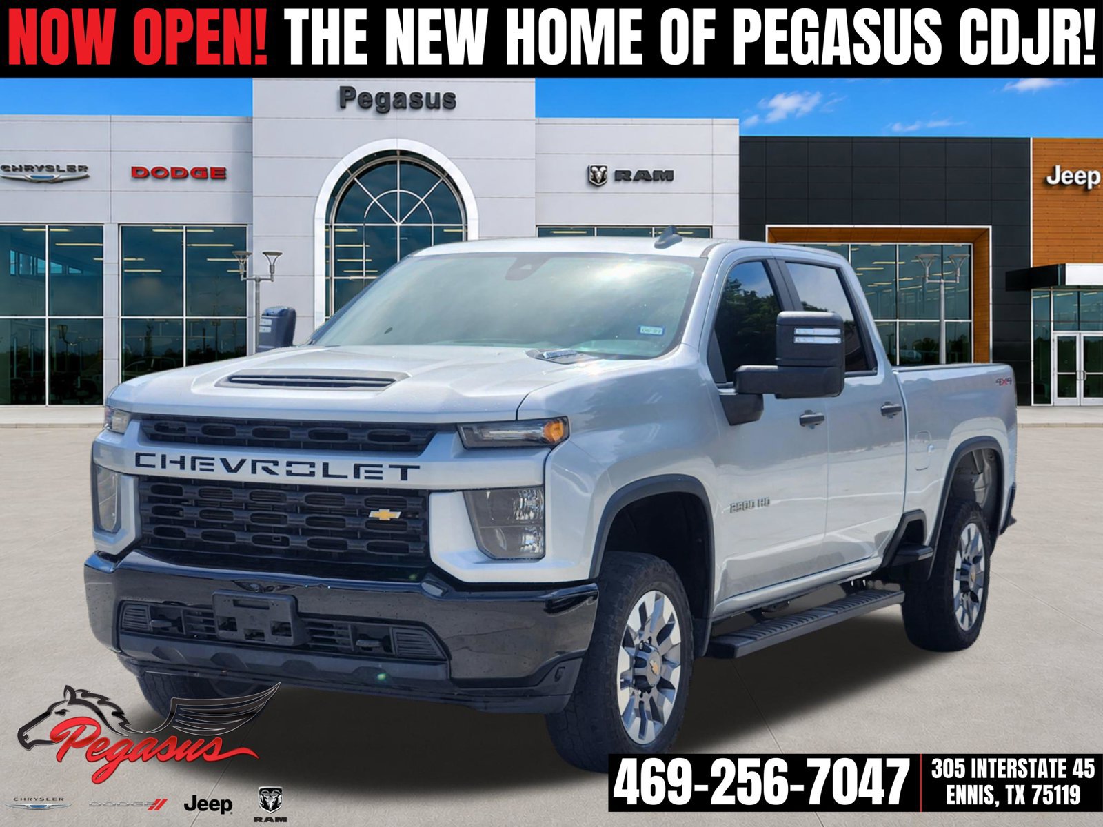 Used 2022 Chevrolet Silverado 2500 Custom w/ Custom Value Package AWD/4WD image 2