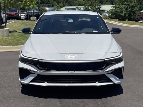 Certified 2025 Hyundai Elantra Sport FWD image 8