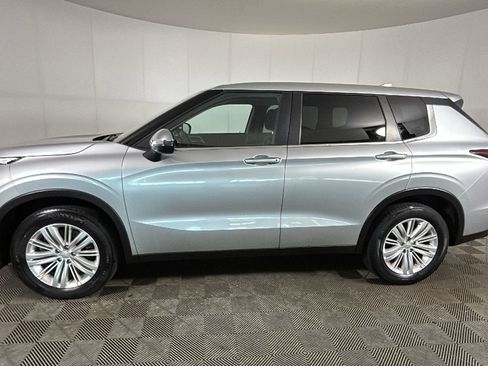 Used 2022 Mitsubishi Outlander ES AWD/4WD image 5