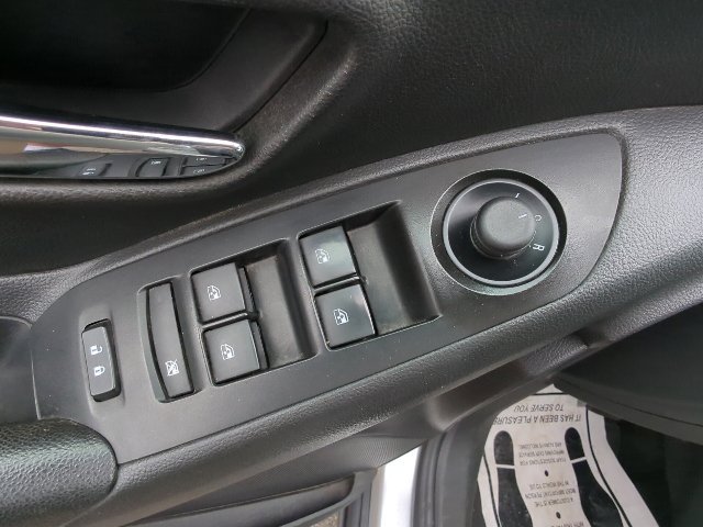 Used 2022 Chevrolet Trax LS w/ Tint and Cruise Package AWD/4WD image 12