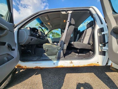 Used 2008 Chevrolet Silverado 2500 W/T w/ Snow Plow Prep Package AWD/4WD image 29