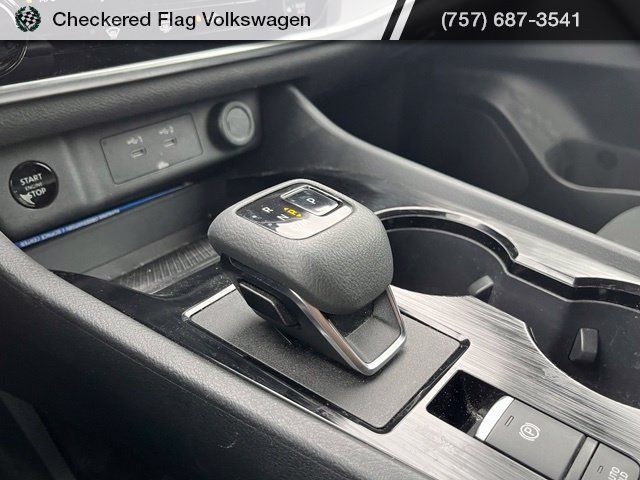 Used 2024 Nissan Rogue S AWD/4WD image 41