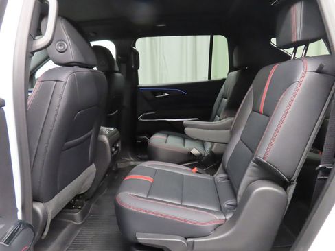 Used 2026 Chevrolet Traverse RS AWD/4WD image 17