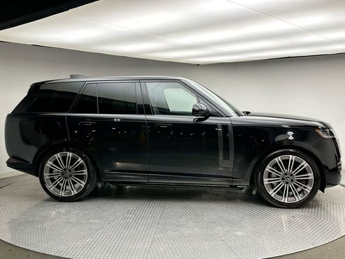 Used 2025 Land Rover Range Rover SE AWD/4WD image 14