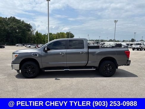 Used 2019 Nissan Titan SV w/ SV Convenience Package AWD/4WD image 4