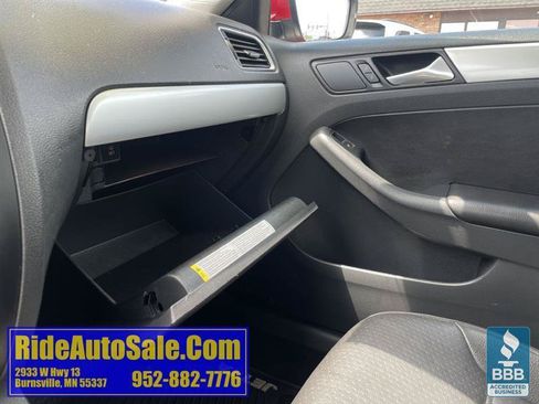 Used 2014 Volkswagen Jetta SE FWD image 33