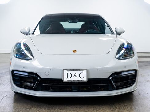 Used 2020 Porsche Panamera GTS image 2