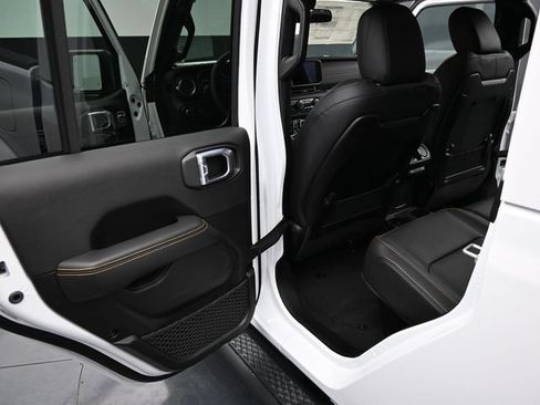 New 2026 Jeep Gladiator Sport AWD/4WD image 32