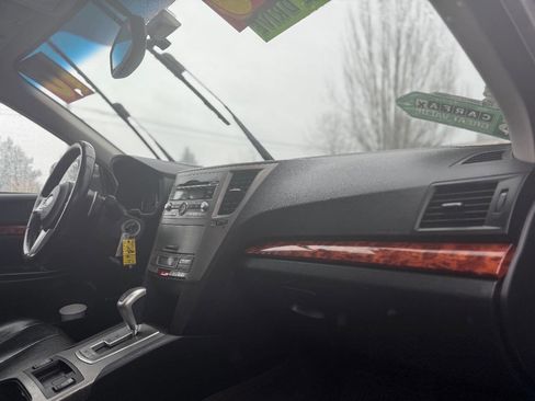 Used 2010 Subaru Outback 3.6R Limited image 6