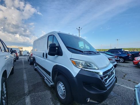 Used 2025 RAM ProMaster 2500 w/ U-Haul Equipment Group FWD image 7