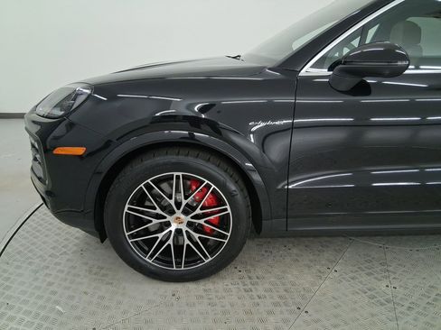 New 2025 Porsche Cayenne S image 21