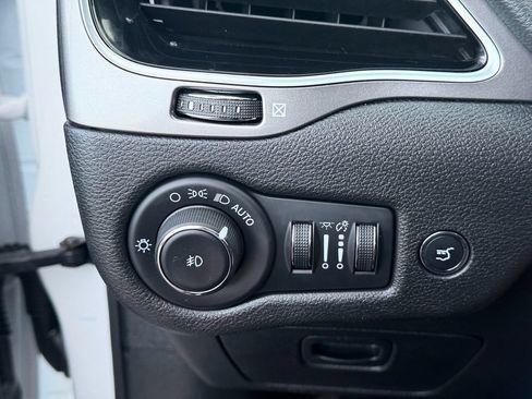 Used 2020 Jeep Cherokee Limited AWD/4WD image 27