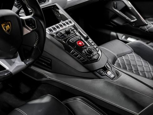 Used 2016 Lamborghini Aventador LP 700-4 image 20