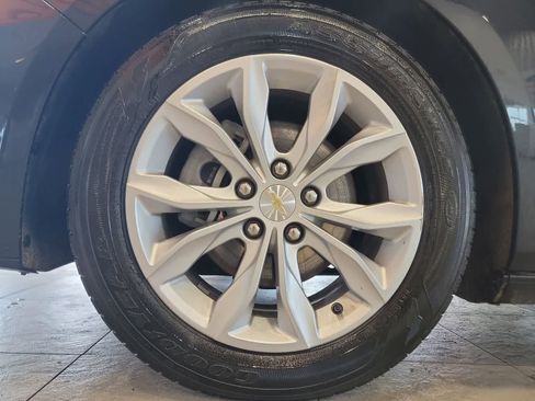 Used 2022 Chevrolet Malibu LT FWD image 11