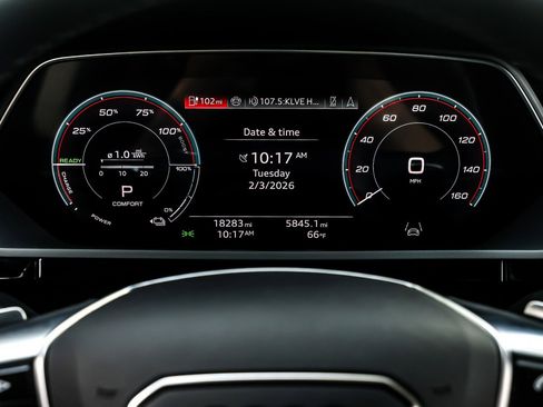 Used 2024 Audi Q8 e-tron Premium Plus w/ Premium Plus Package image 20