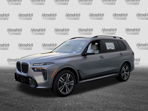 Used 2026 BMW X7 xDrive40i w/ M Sport Package AWD/4WD image 5