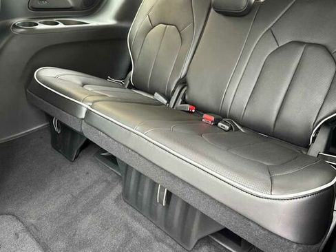 New 2026 Chrysler Pacifica Limited w/ S Appearance Package image 12