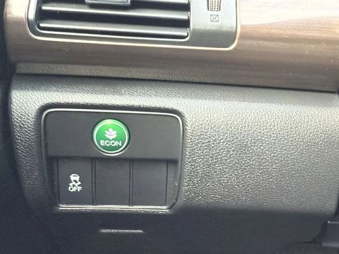 Used 2017 Honda Accord EX-L image 15