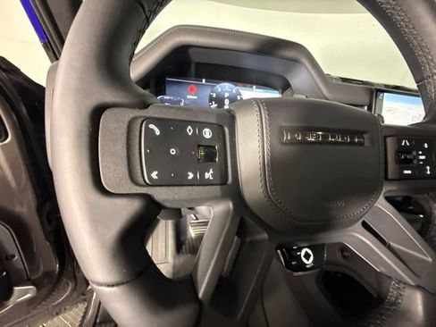 Used 2025 Land Rover Defender 110 AWD/4WD image 18