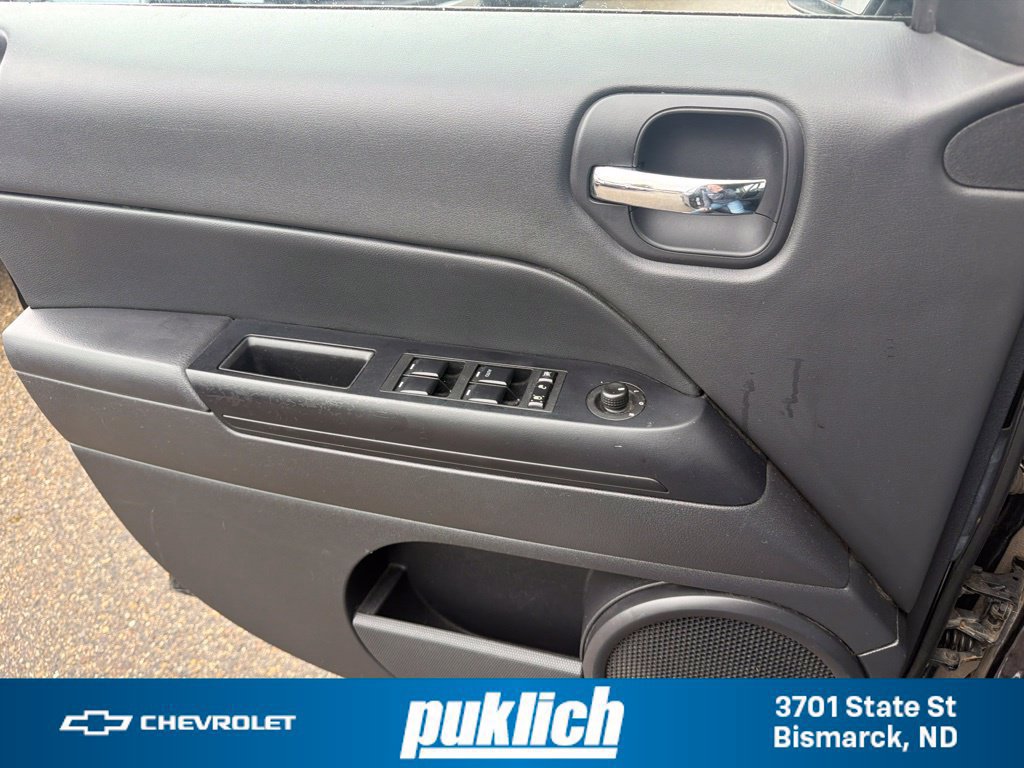 Used 2016 Jeep Patriot Sport w/ Power Value Group AWD/4WD image 18