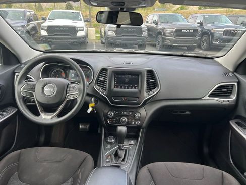 Used 2019 Jeep Cherokee Latitude w/ Popular Appearance Group AWD/4WD image 21